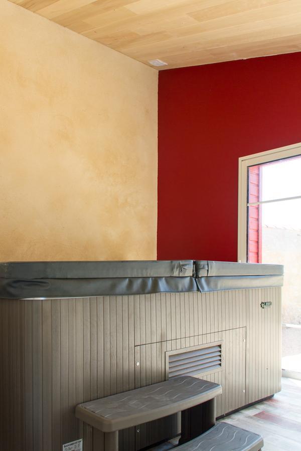 Le Puy Carmin - Chambre D'Hotes Avec Jacuzzi Bazoges-en-Paillers Bagian luar foto